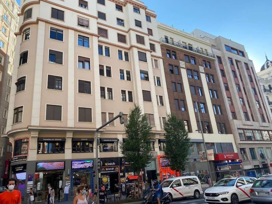 Apartamento En Gran Via De Madrid 45 4 Luaran gambar