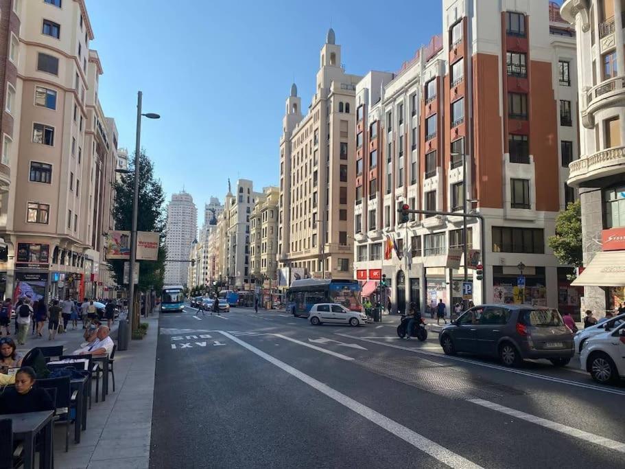 Apartamento En Gran Via De Madrid 45 4 Luaran gambar